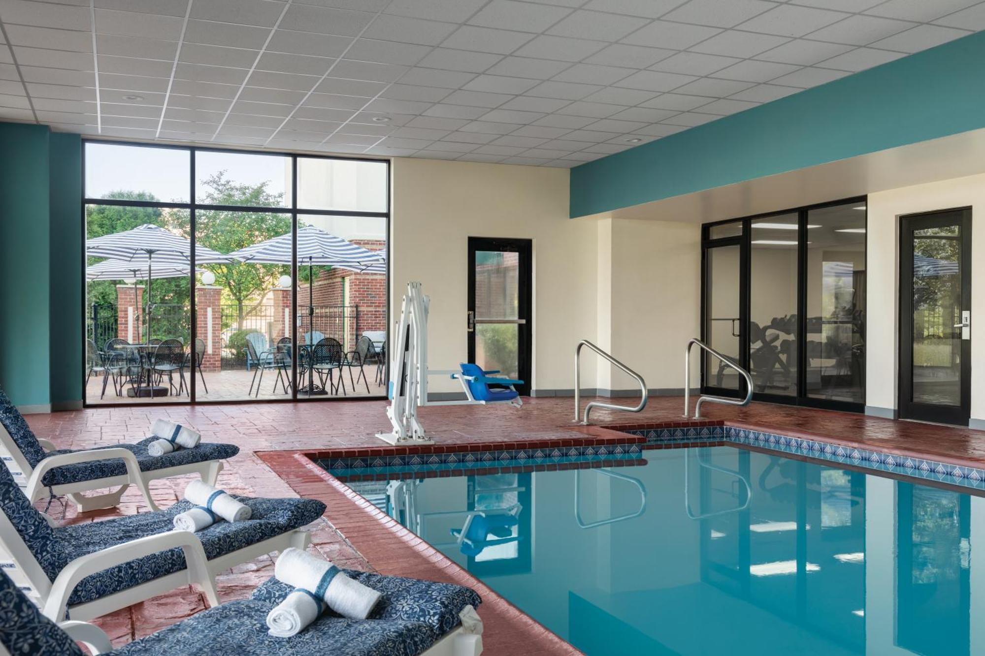 Wingate By Wyndham Louisville East Exterior photo