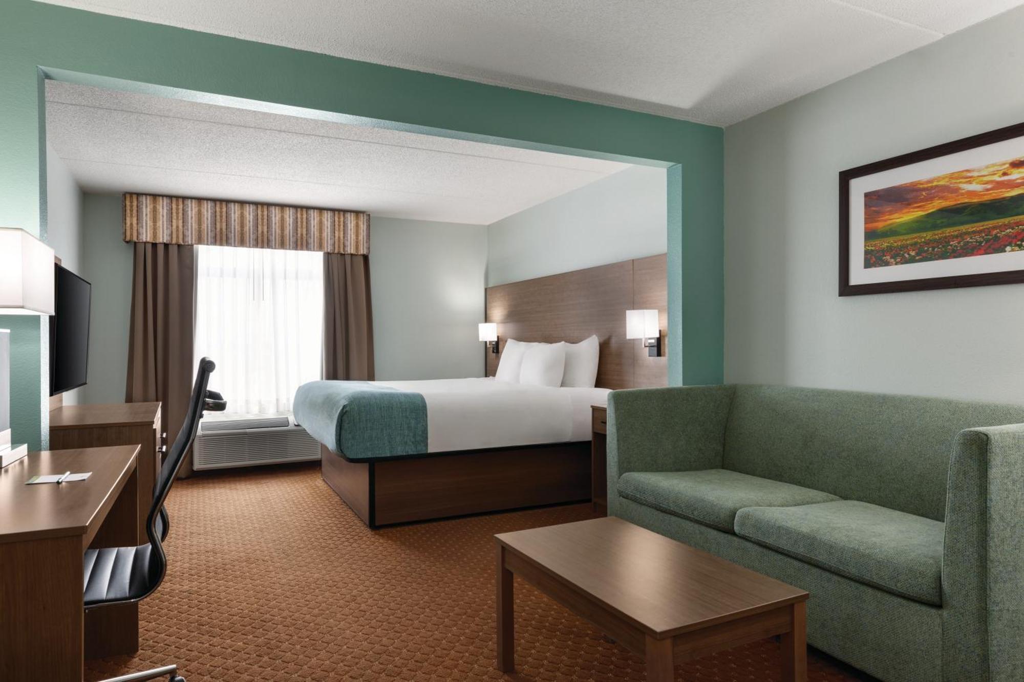 Wingate By Wyndham Louisville East Exterior photo