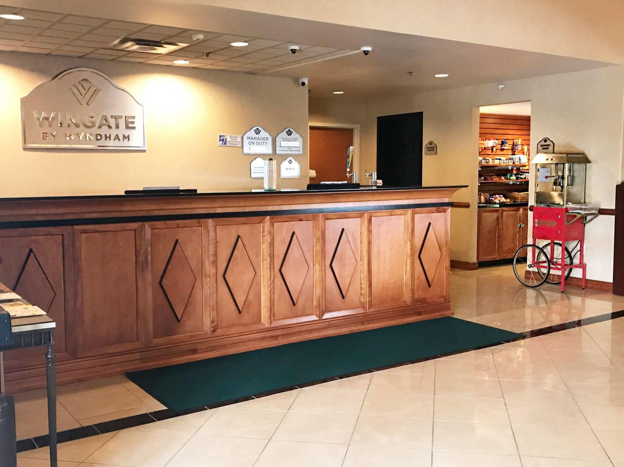 Wingate By Wyndham Louisville East Exterior photo