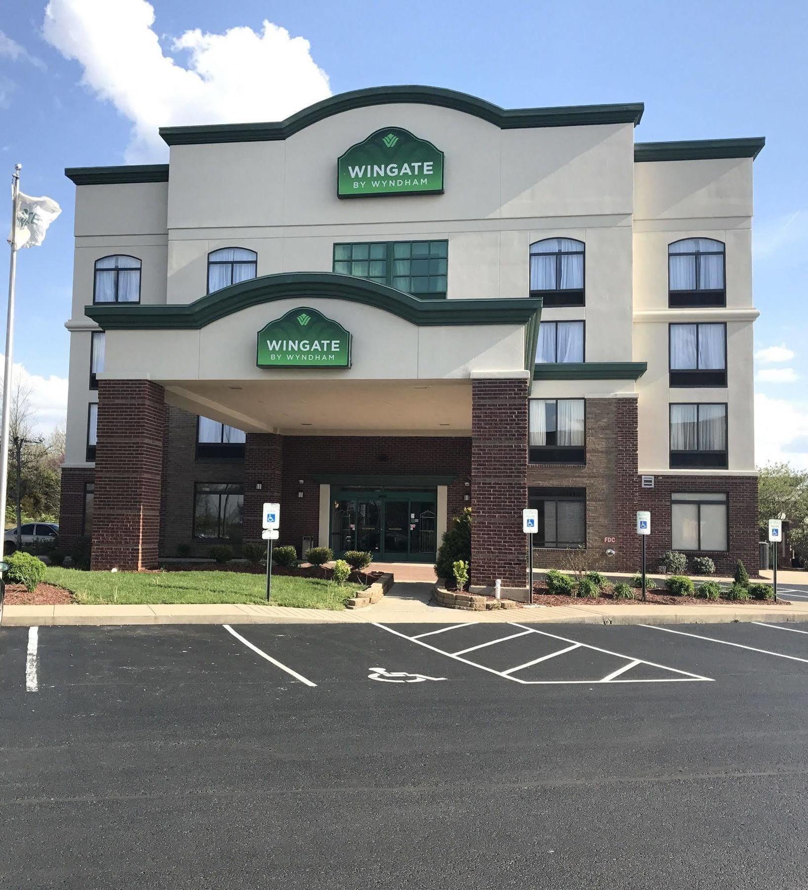 Wingate By Wyndham Louisville East Exterior photo